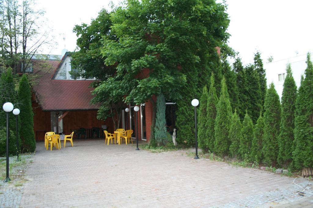 Hotel Tenishouse Marki  Exteriör bild