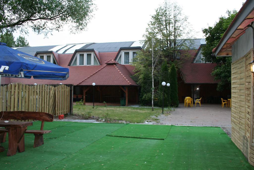 Hotel Tenishouse Marki  Exteriör bild