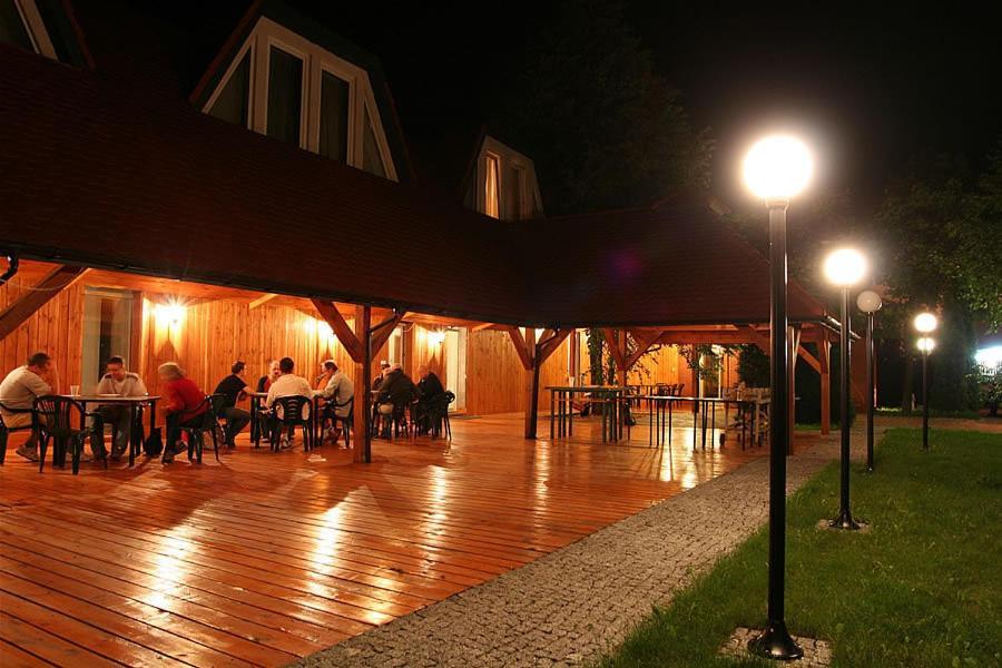 Hotel Tenishouse Marki  Exteriör bild